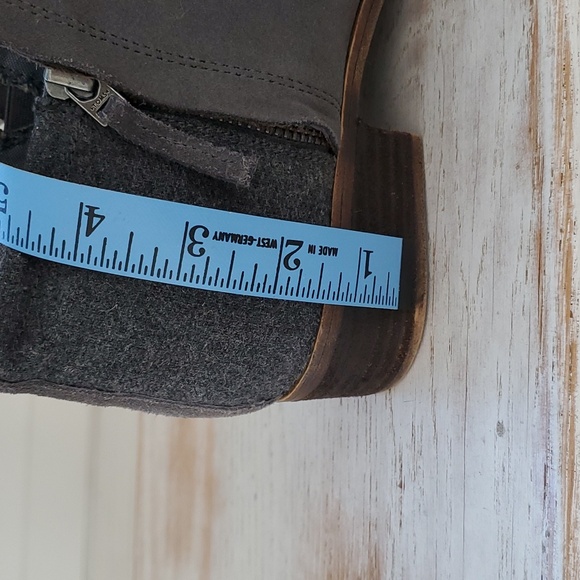 Toms booties - Picture 8 of 8